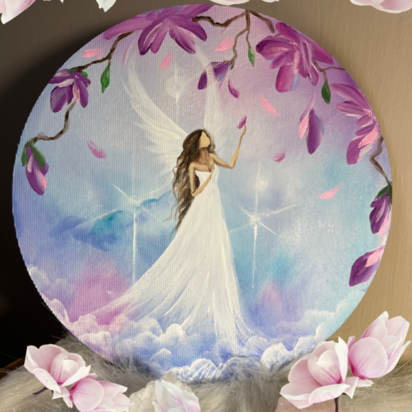 Andělský obrázek s magnoliemi na podporu ženství