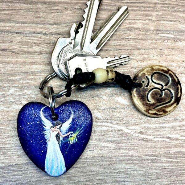 Přívěšek ve tvaru srdce Artofsoul | Anděl strážný - modrá