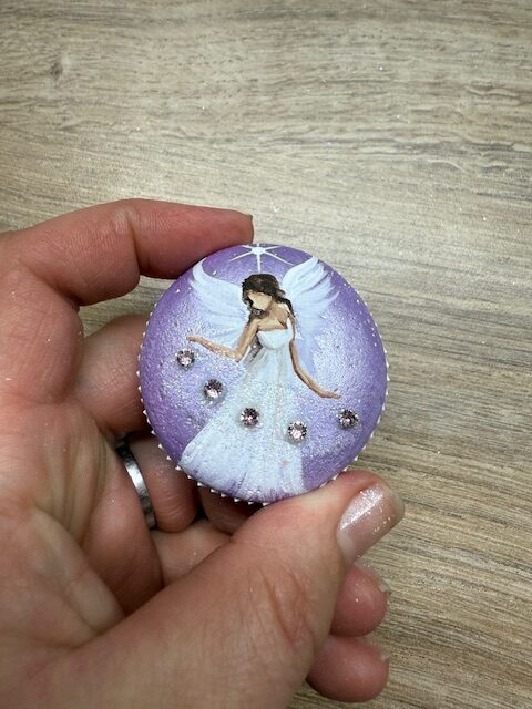 Andělský ručně a s láskou malovaný kamínek pro štěstí a ochranu | 14 | s kamenem Swarovski