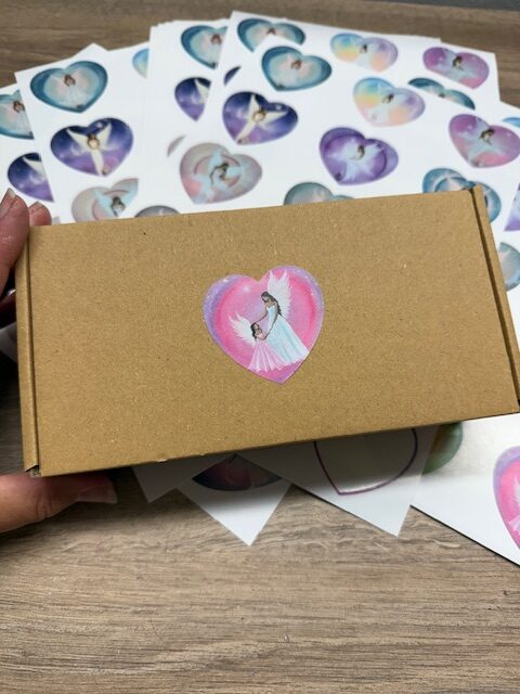 Andělské samolepky ve tvaru srdce pro radost | 1 arch s 15 srdíčky - Obrázek 5