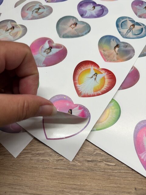 Andělské samolepky ve tvaru srdce pro radost | 1 arch s 15 srdíčky - Obrázek 3