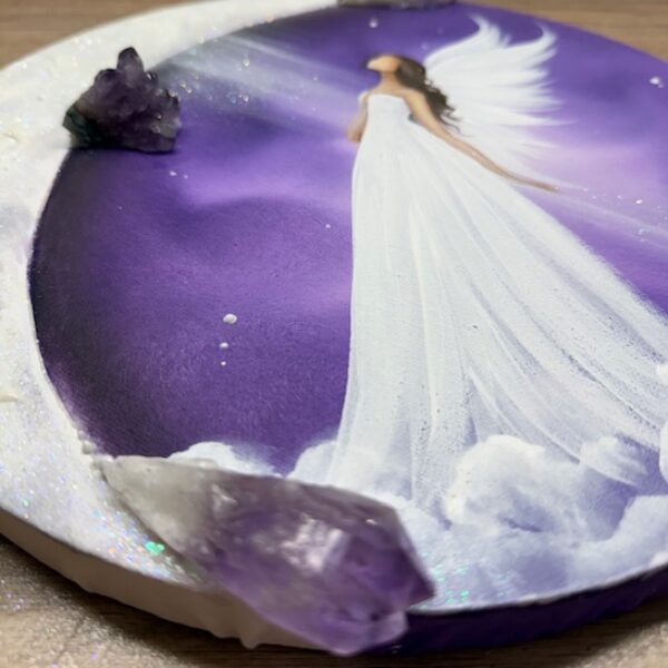 Velmi silný, ochranný a podporující obraz s ametysty | Ve svitu pravdy | 30 cm svítí ve tmě