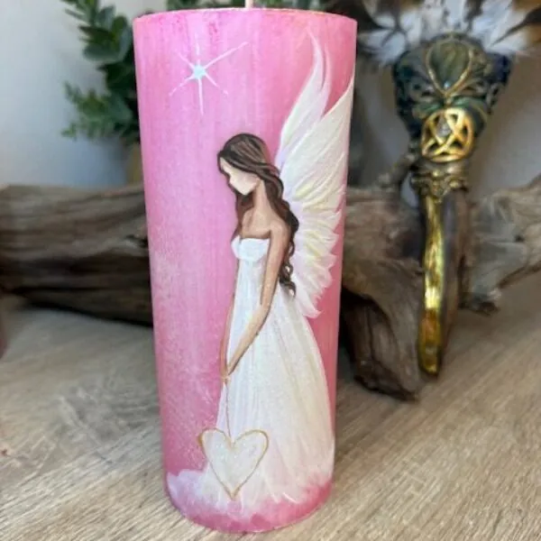 Adnělská ochranná svíce svítící ve tmě od autorky Michaely Němcové | Vědomé světlo | Růžová