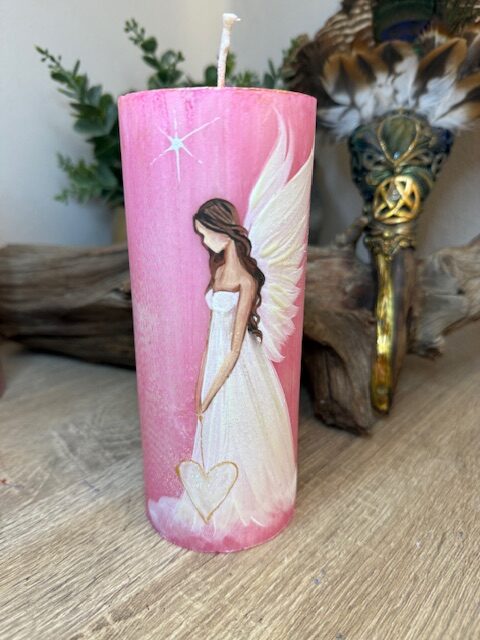 Adnělská ochranná svíce svítící ve tmě od autorky Michaely Němcové | Vědomé světlo | Růžová