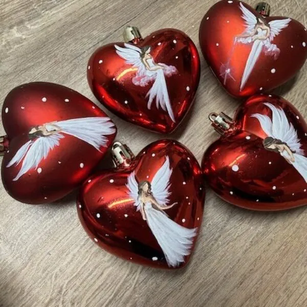 Andělská sada ručně malovaných baňek ve tvaru srdce | Průměr 6,5 cm | červené 5ks