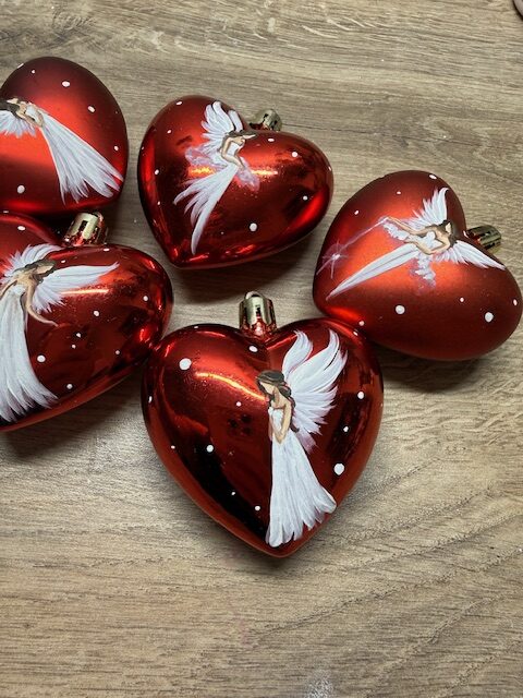 Andělská sada ručně malovaných baňek ve tvaru srdce | Průměr 6,5 cm | červené 5ks - Obrázek 3