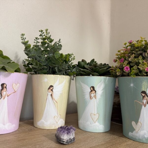 Andělský ručně malovaný obal na květiny | Nech rozkvést svou jedinečnost | horní průměr 12 cm | Zlatavě vanilkový