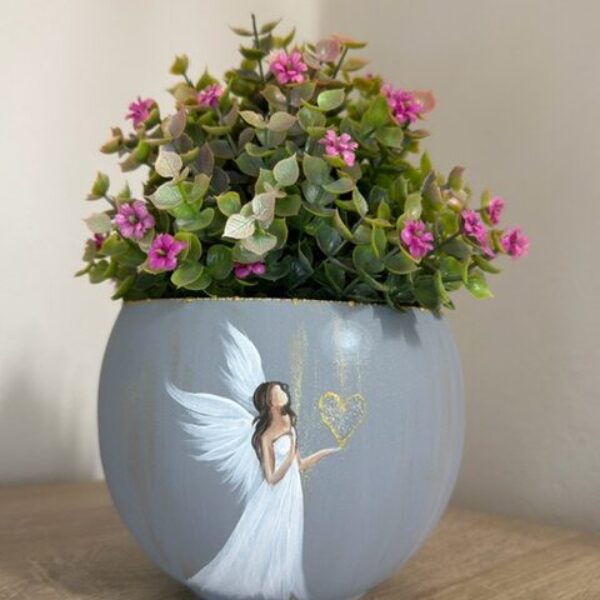 Andělský ručně malovaný obal na květiny | Dotek ticha | horní průměr 11 cm | Šedý