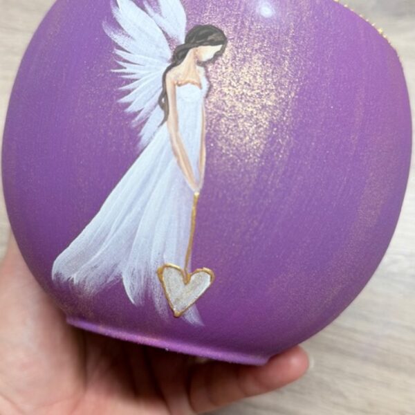 Andělský ručně malovaný obal na květiny | Dotek ticha | horní průměr 11 cm | Ostružinový 1