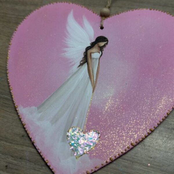 Andělské ručně malované srdce k zavěšení | 16 cm | Srdce které ví... | Růžové
