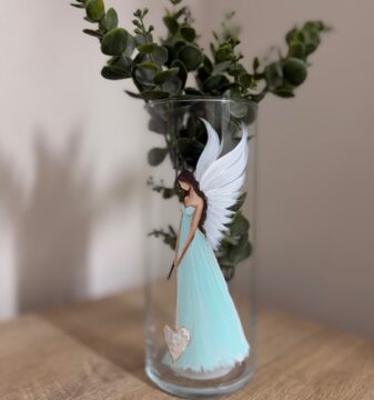 Andělská, ručně malovaná skleněná váza od autorky Michaely Němcové | 24cm | mint Andělská, ručně malovaná skleněná váza velká | 24 cm | Mint
